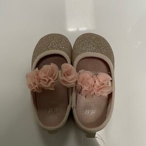 Sparkly gold baby girl shoes